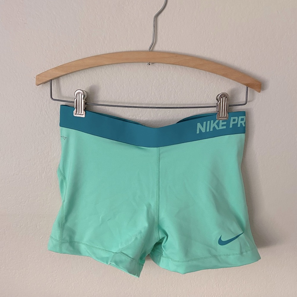 NIKE Shorts